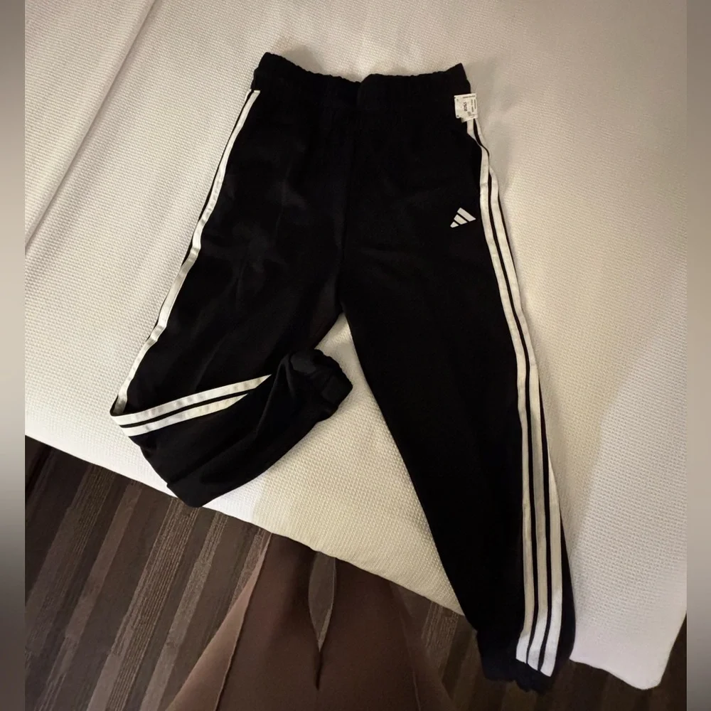 adidas sleek black
